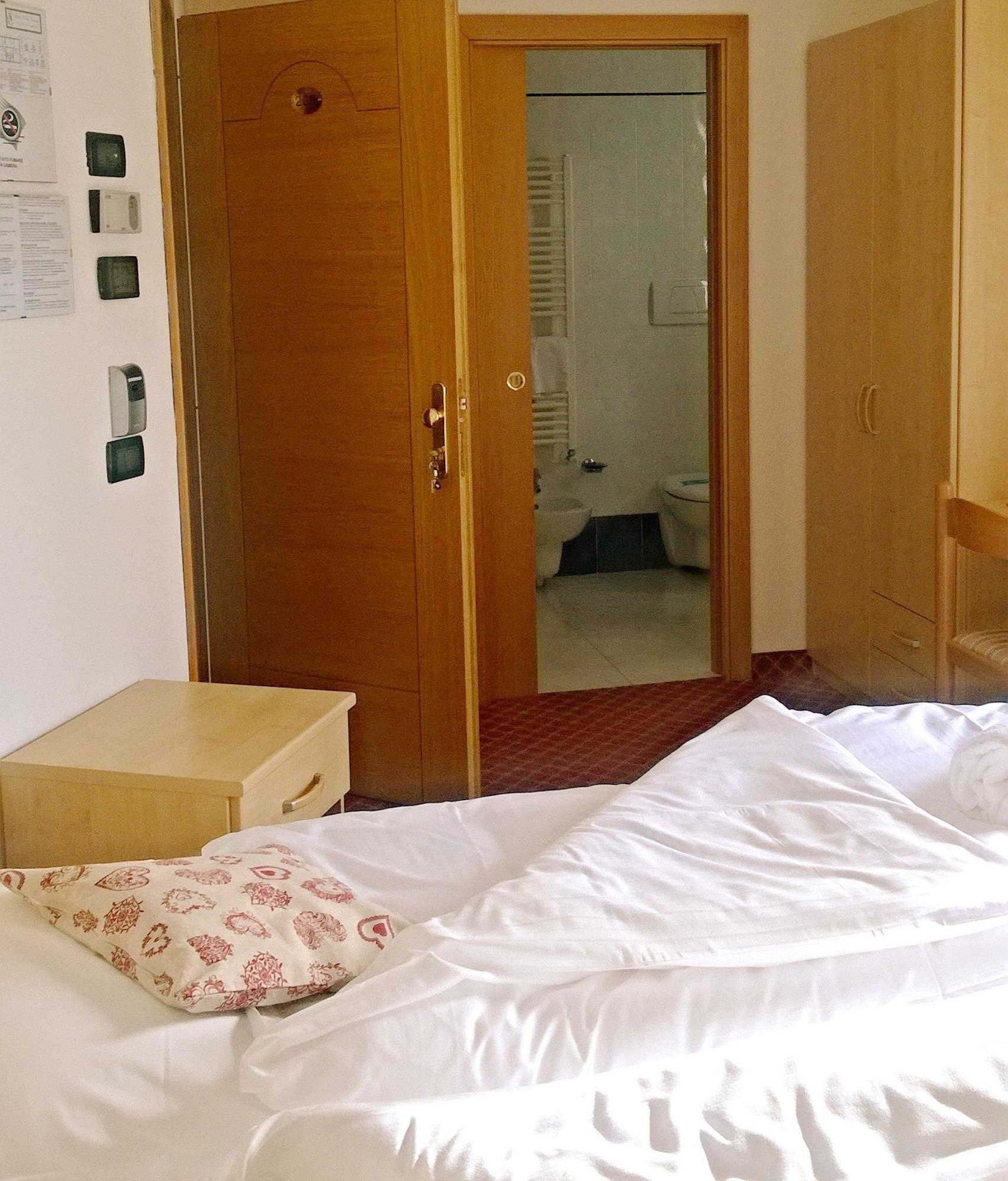 Hotel Villa Emma Madonna Kültér fotó
