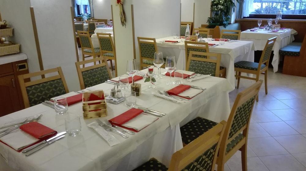Hotel Villa Emma Madonna Kültér fotó