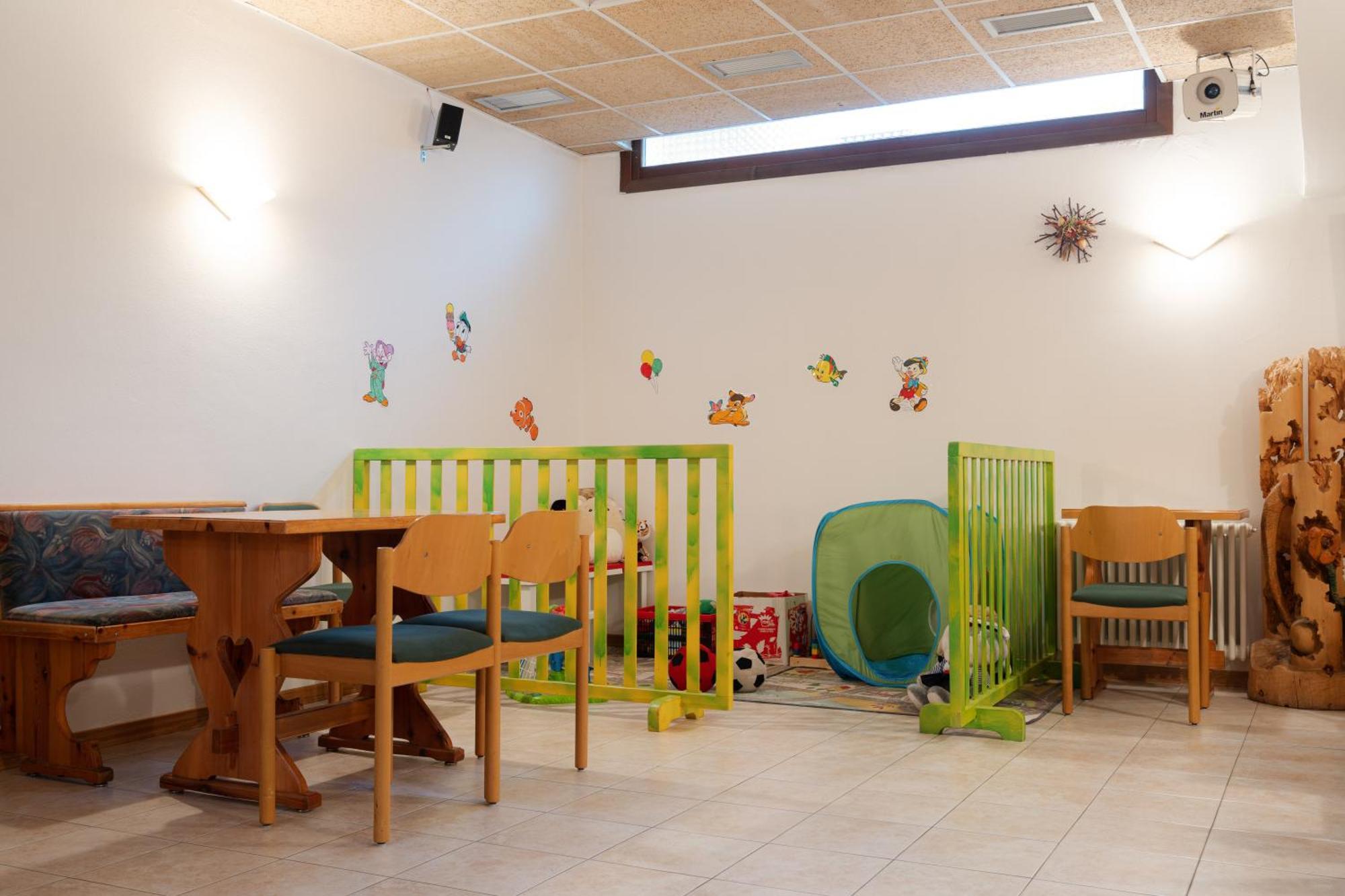 Hotel Villa Emma Madonna Kültér fotó