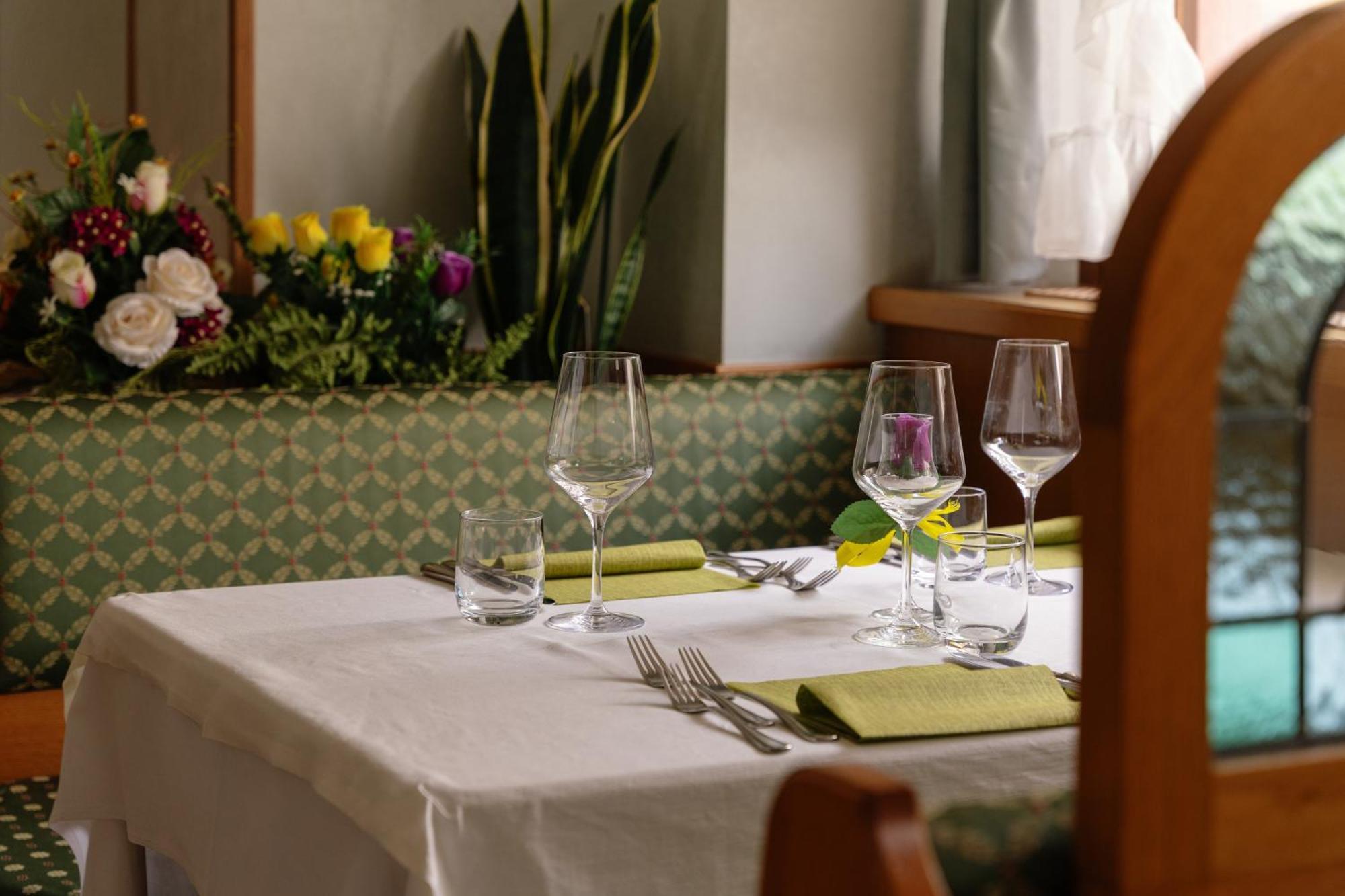 Hotel Villa Emma Madonna Kültér fotó