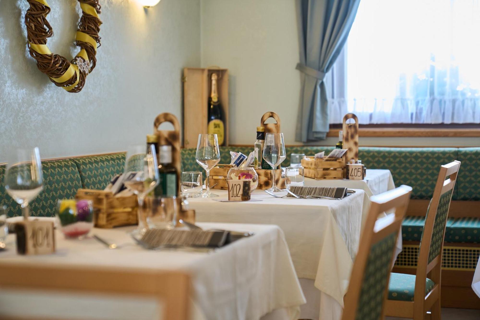 Hotel Villa Emma Madonna Kültér fotó