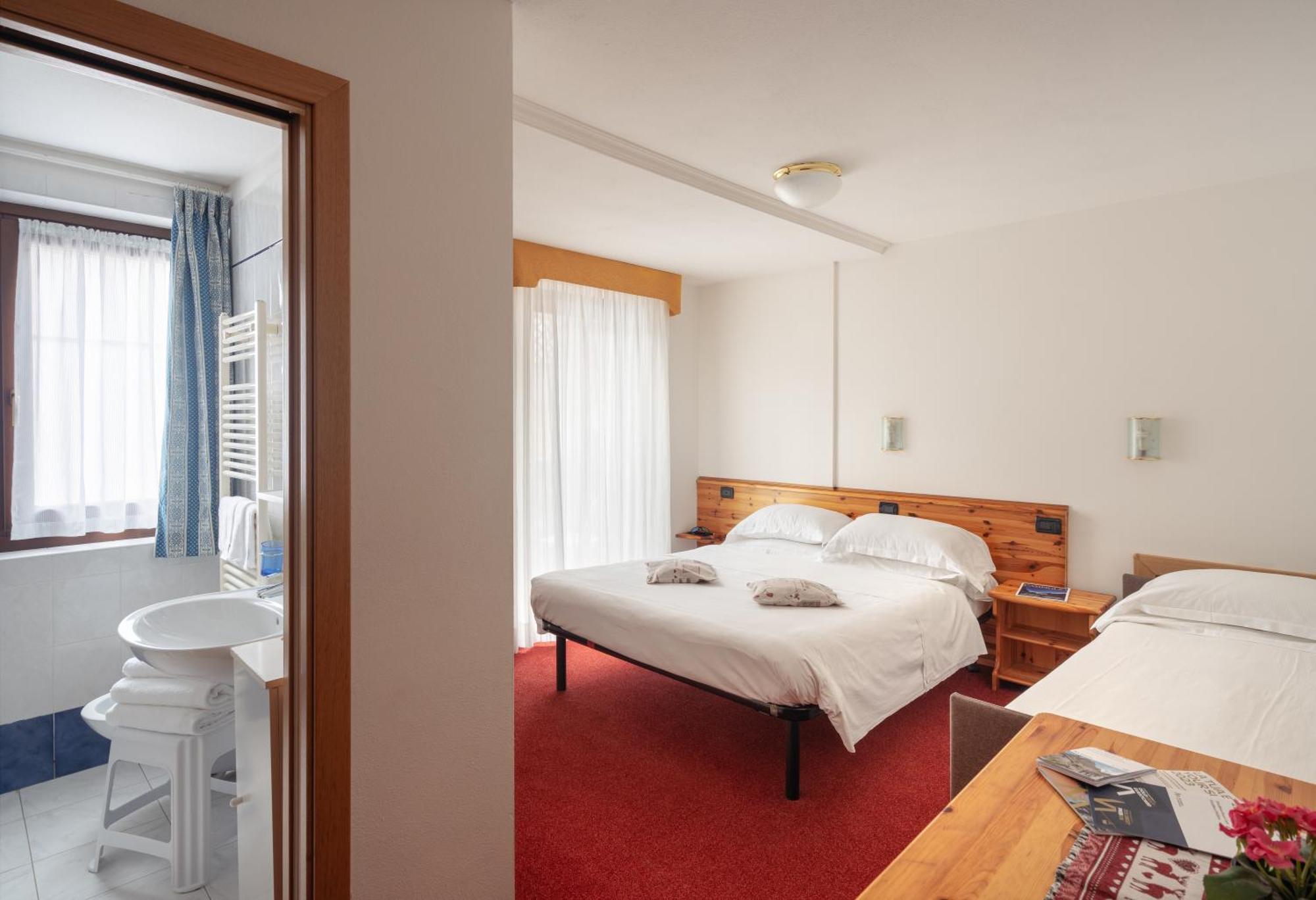 Hotel Villa Emma Madonna Kültér fotó