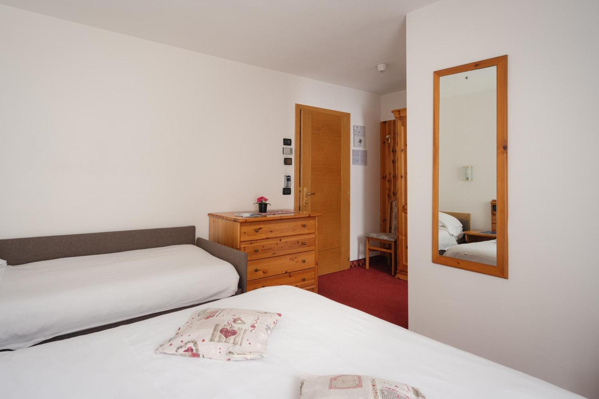 Hotel Villa Emma Madonna Kültér fotó