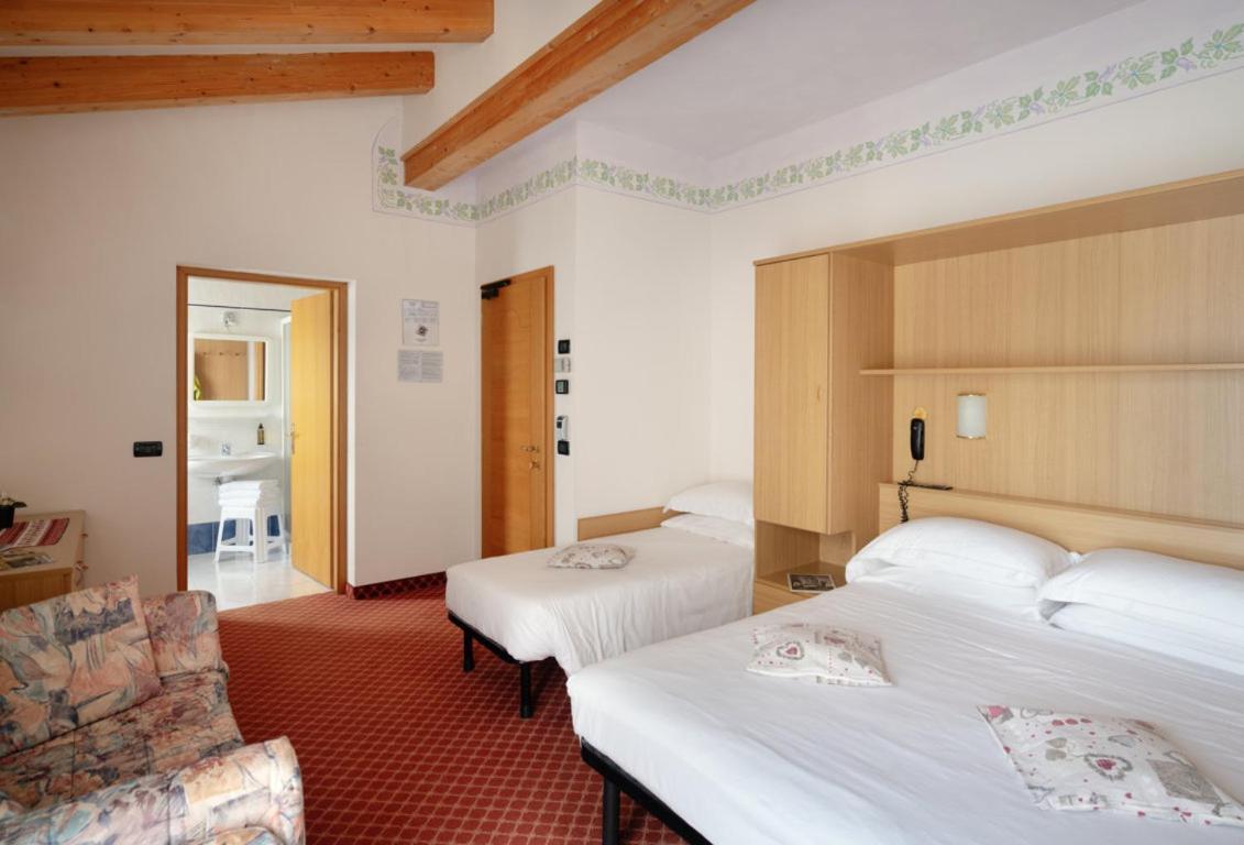 Hotel Villa Emma Madonna Kültér fotó